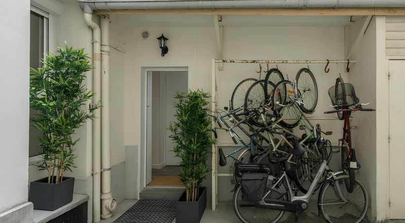 Photo of The Oenophile's Eiffel