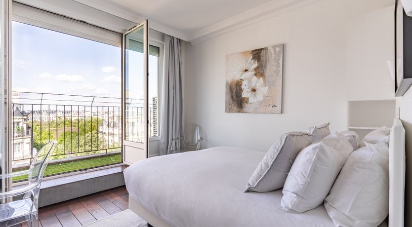 Photo of Eiffel Vistas