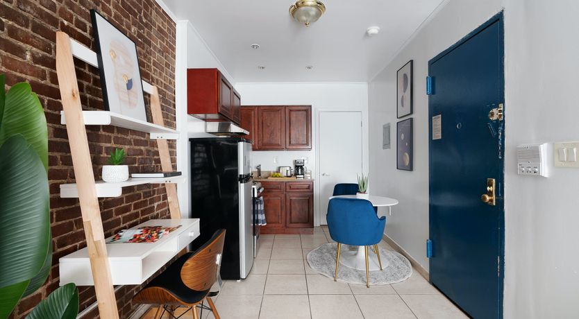 Photo of Yorkville Chic