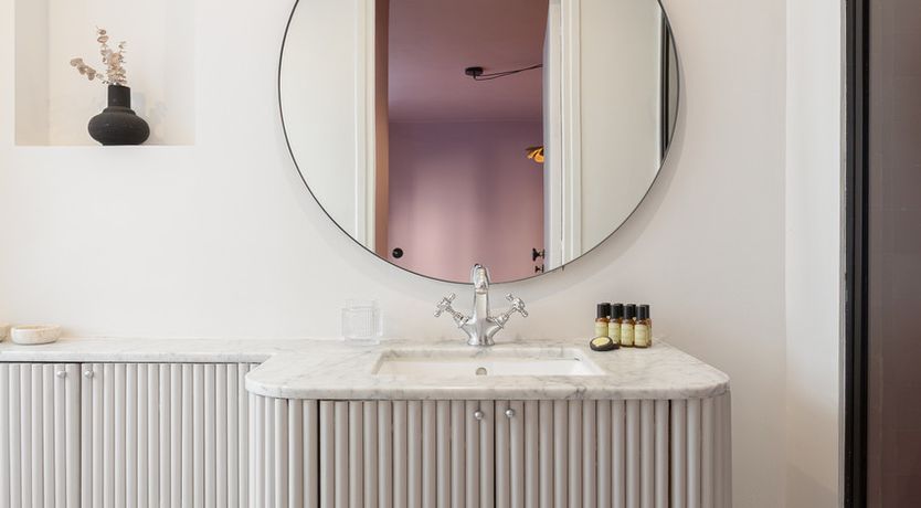 Photo of Art & History