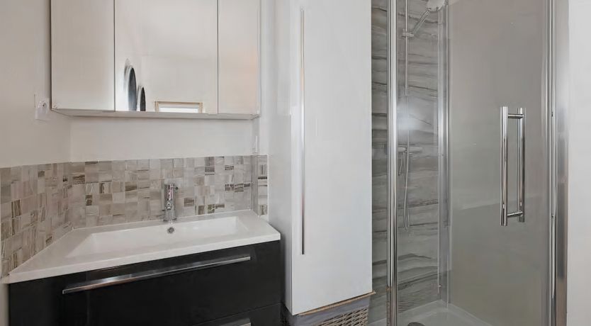 Photo of Bastille Gold