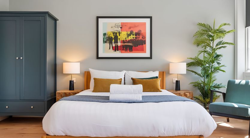 Photo of The Glittering Rose