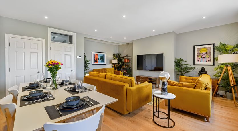 Photo of The Glittering Rose