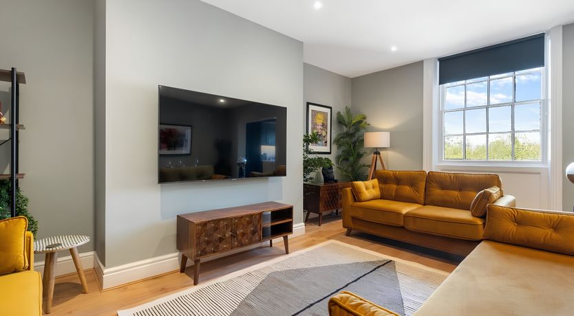 Photo of The Glittering Rose