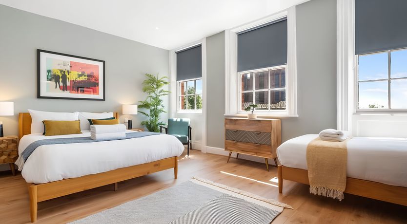 Photo of The Glittering Rose