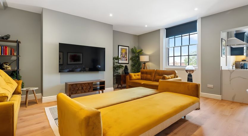 Photo of The Glittering Rose