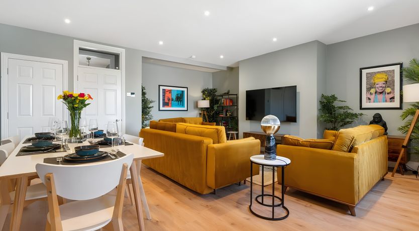 Photo of The Glittering Rose