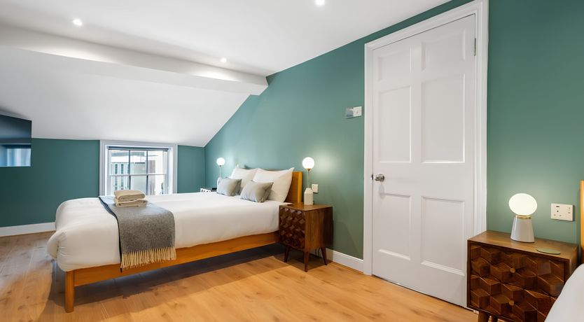 Photo of The Glittering Rose