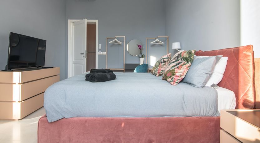 Photo of Apollo View