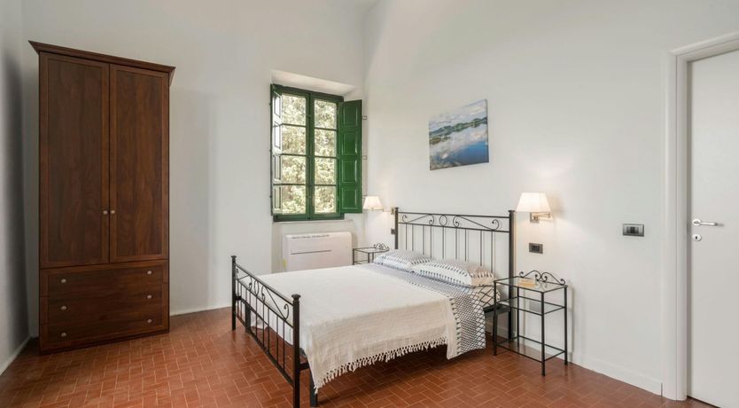 Photo of Ochre & Pink