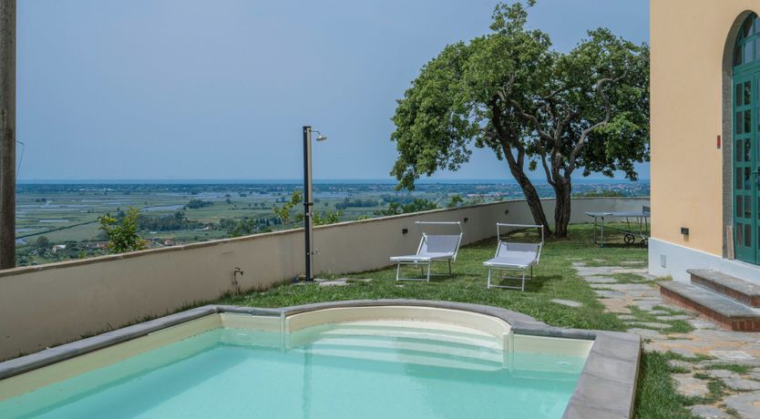 Photo of Ochre & Pink