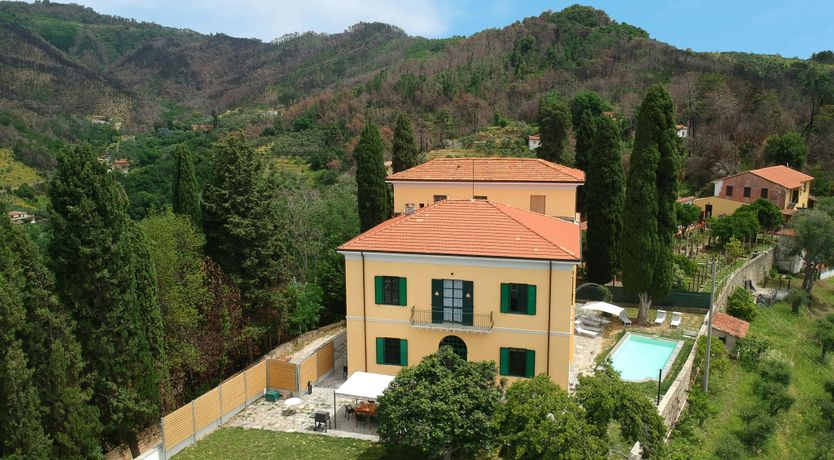 Photo of Ochre & Pink