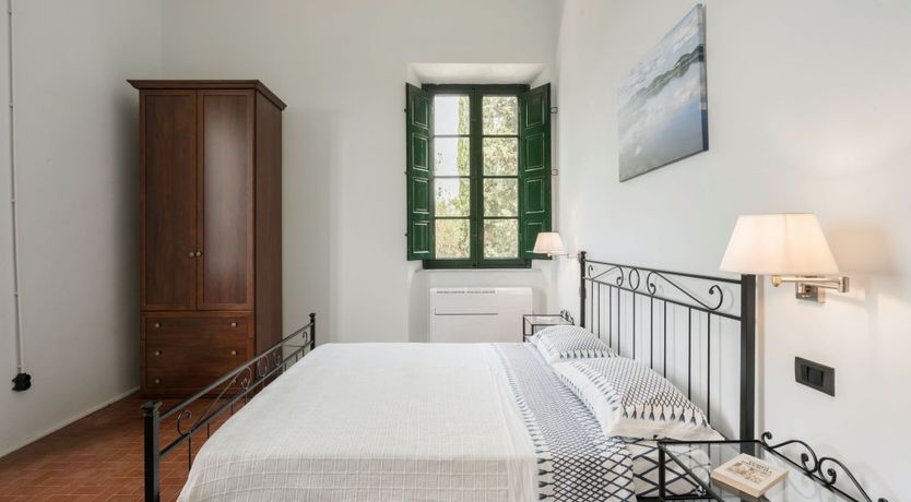 Photo of Ochre & Pink