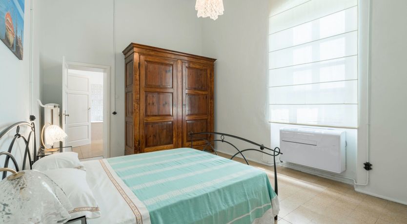 Photo of Ochre & Pink