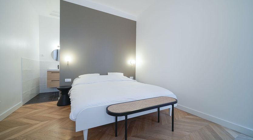 Photo of Diamond Folies