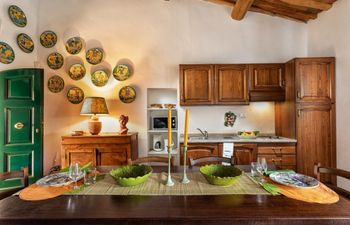Tuscan Sunrise Apartment