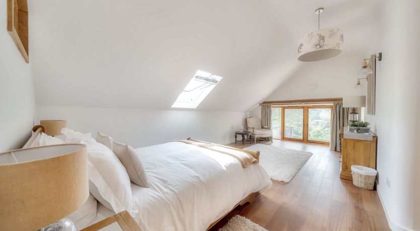 Photo of Tumbledown Barn