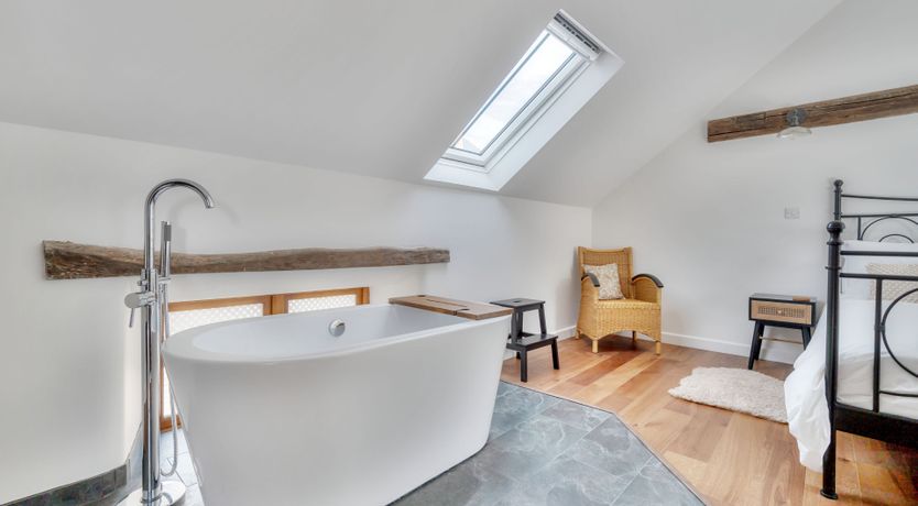 Photo of Tumbledown Barn