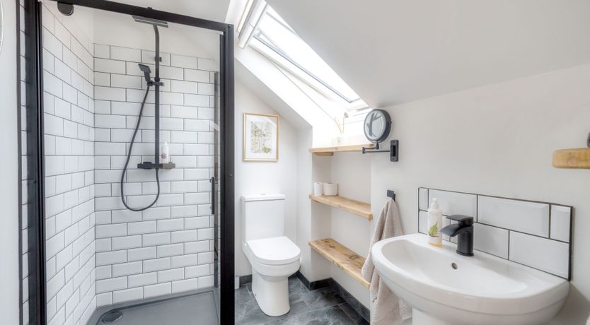 Photo of Tumbledown Barn