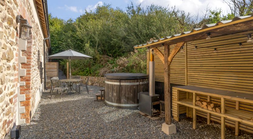 Photo of Tumbledown Barn