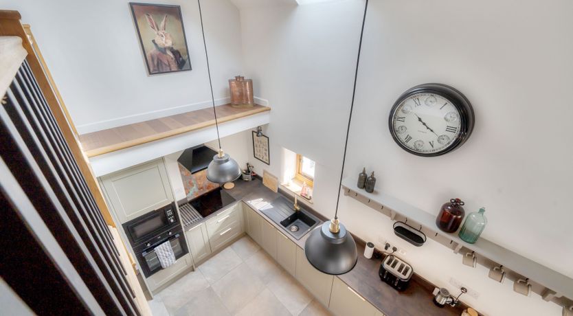 Photo of Tumbledown Barn