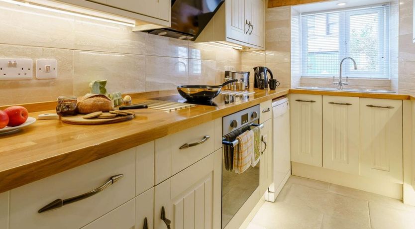 Photo of 2 Bed in Tenby