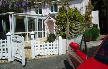 2 Bed in Tenby Holiday Cottage