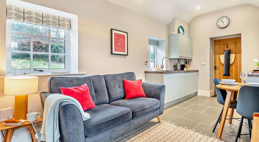 Photo of 1 Bed in Melbury Abbas