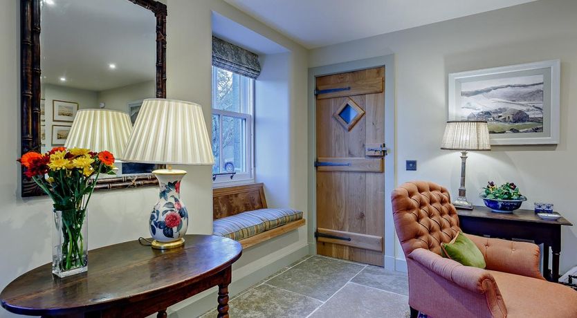 Photo of 2 Bed in Avochie