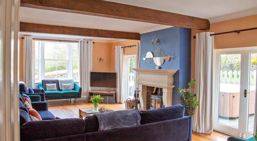 Photo of 7 Bed in Tideswell