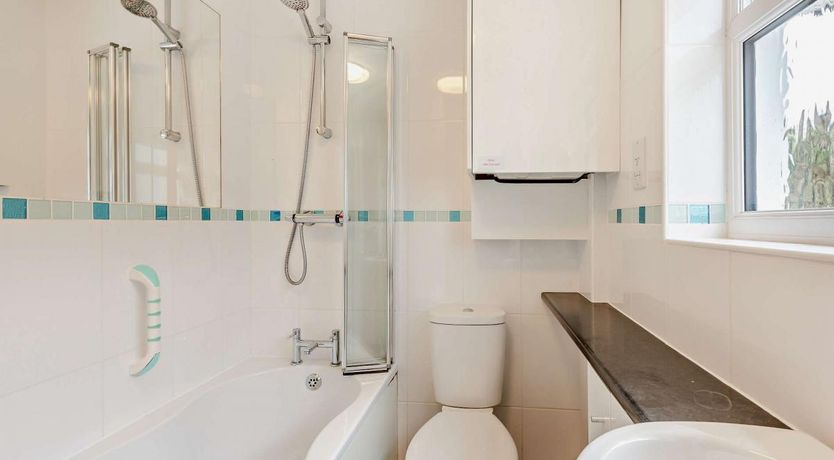 Photo of 2 Bed in Appledore