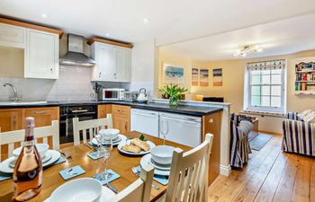 2 Bed in Appledore Holiday Cottage