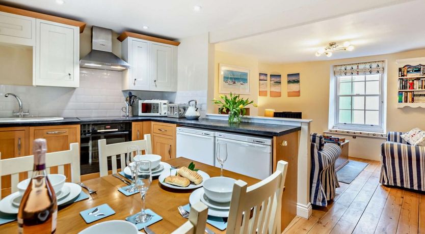 Photo of 2 Bed in Appledore