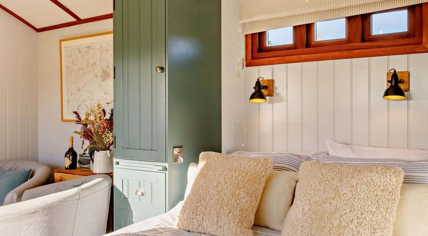 Photo of 1 Bed in Laughton