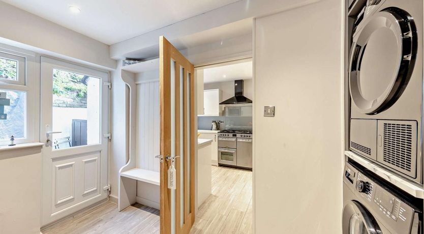 Photo of 5 Bed in Aberdovey