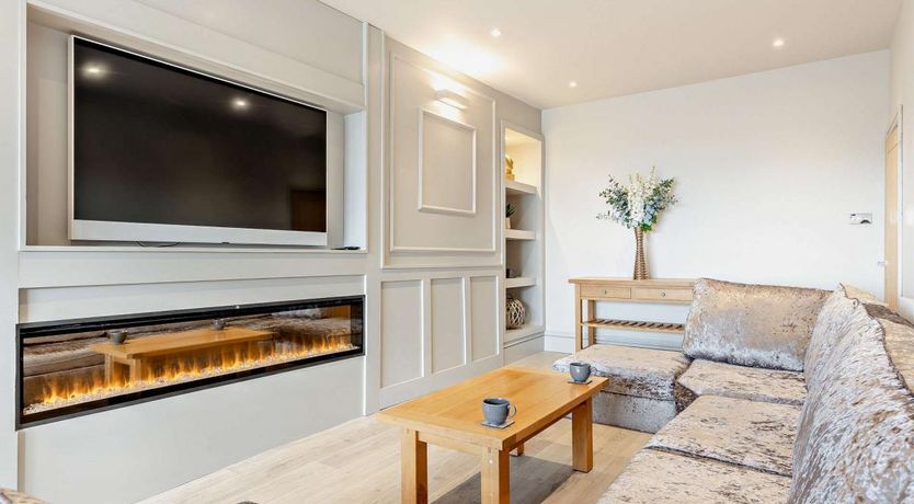 Photo of 5 Bed in Aberdovey