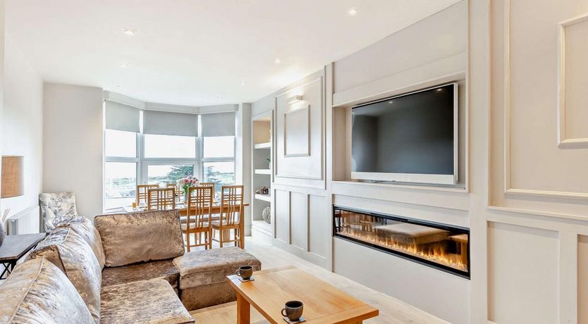 Photo of 5 Bed in Aberdovey