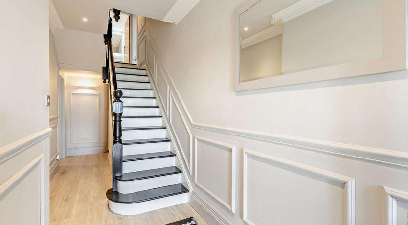 Photo of 5 Bed in Aberdovey