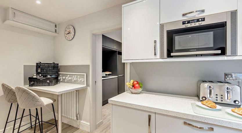 Photo of 5 Bed in Aberdovey