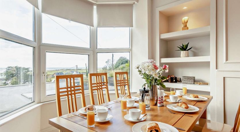 Photo of 5 Bed in Aberdovey