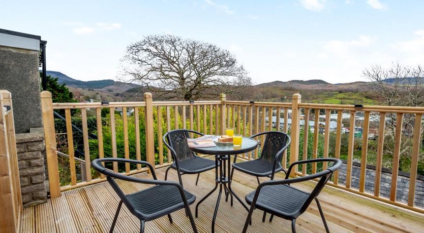 Photo of 2 Bed in Penrhyndeudraeth