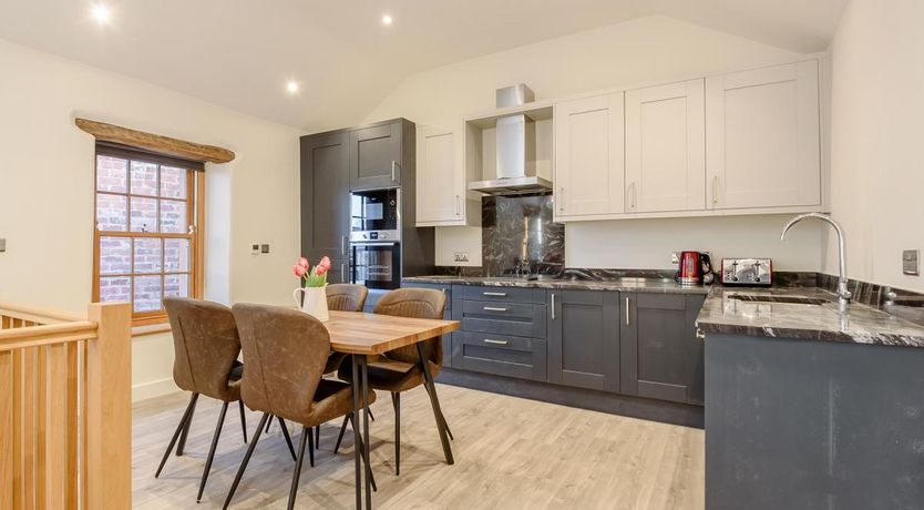 Photo of 2 Bed in Dalston