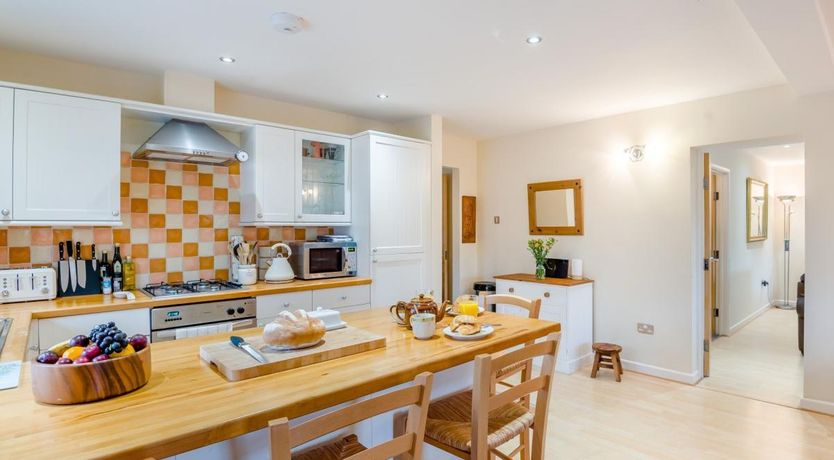 Photo of 2 Bed in Llandogo