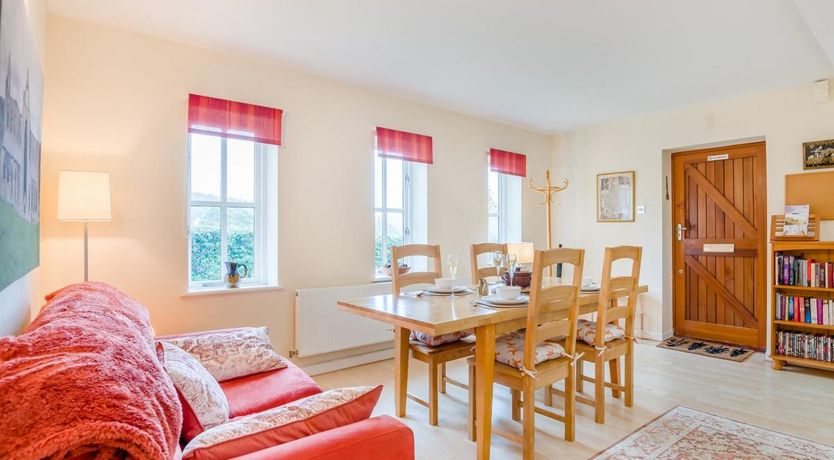 Photo of 2 Bed in Llandogo