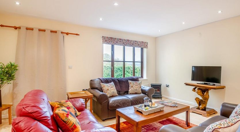 Photo of 2 Bed in Llandogo