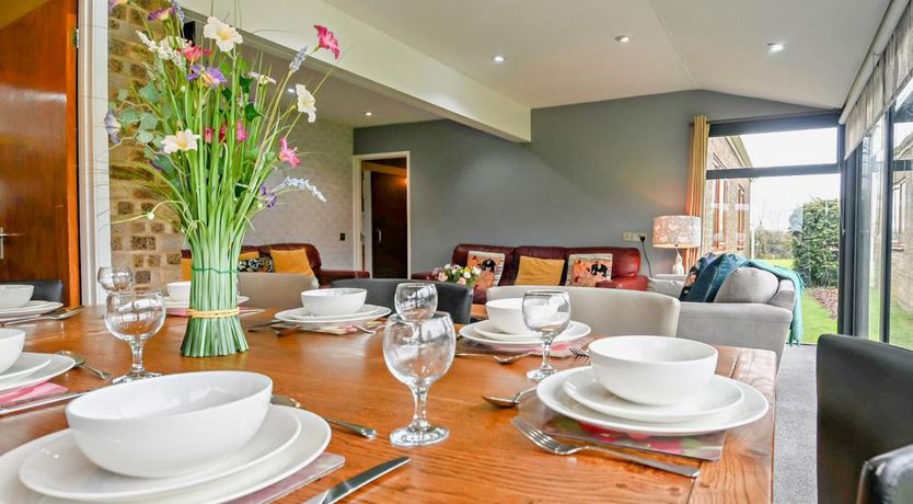 Photo of 4 Bed in Old Newton