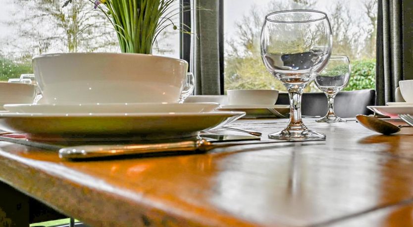 Photo of 4 Bed in Old Newton