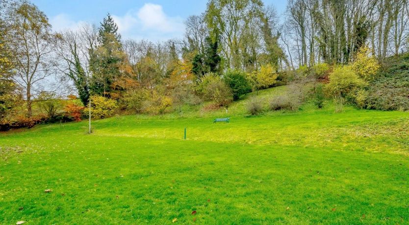 Photo of 4 Bed in Chalford