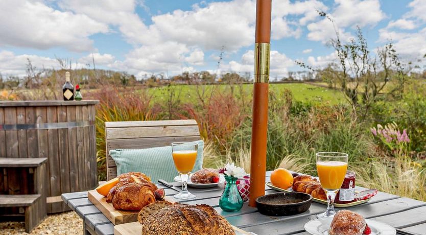 Photo of 1 Bed in Laughton