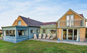Photo of 4 Bed in Holyhead